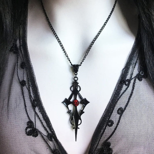 Cyvril - Redstar - Necklace